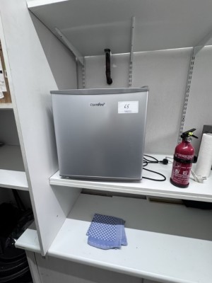1 Mini-Kühlschrank Comfee